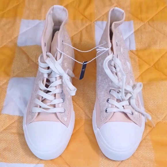 American Eagle hi-top sneakers, size 10 NWT - Picture 3 of 5